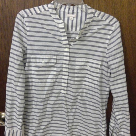 Two  XS Blouses, one Eddie Bauer, one Gap - Picture 4 of 6